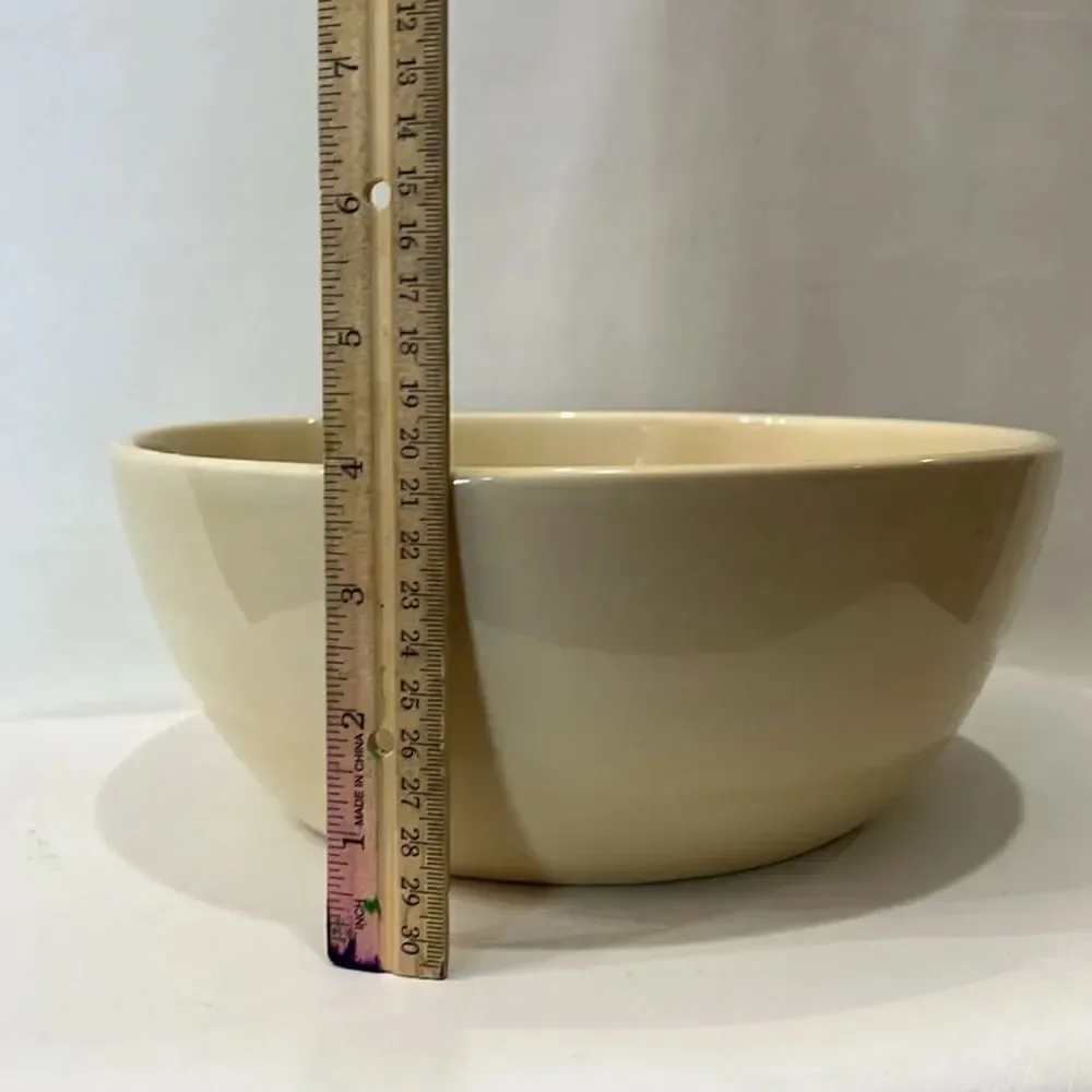 Potterybarn Sausalito Serving Bowl 10 In Round 4 In Tall Cream Country Cooking